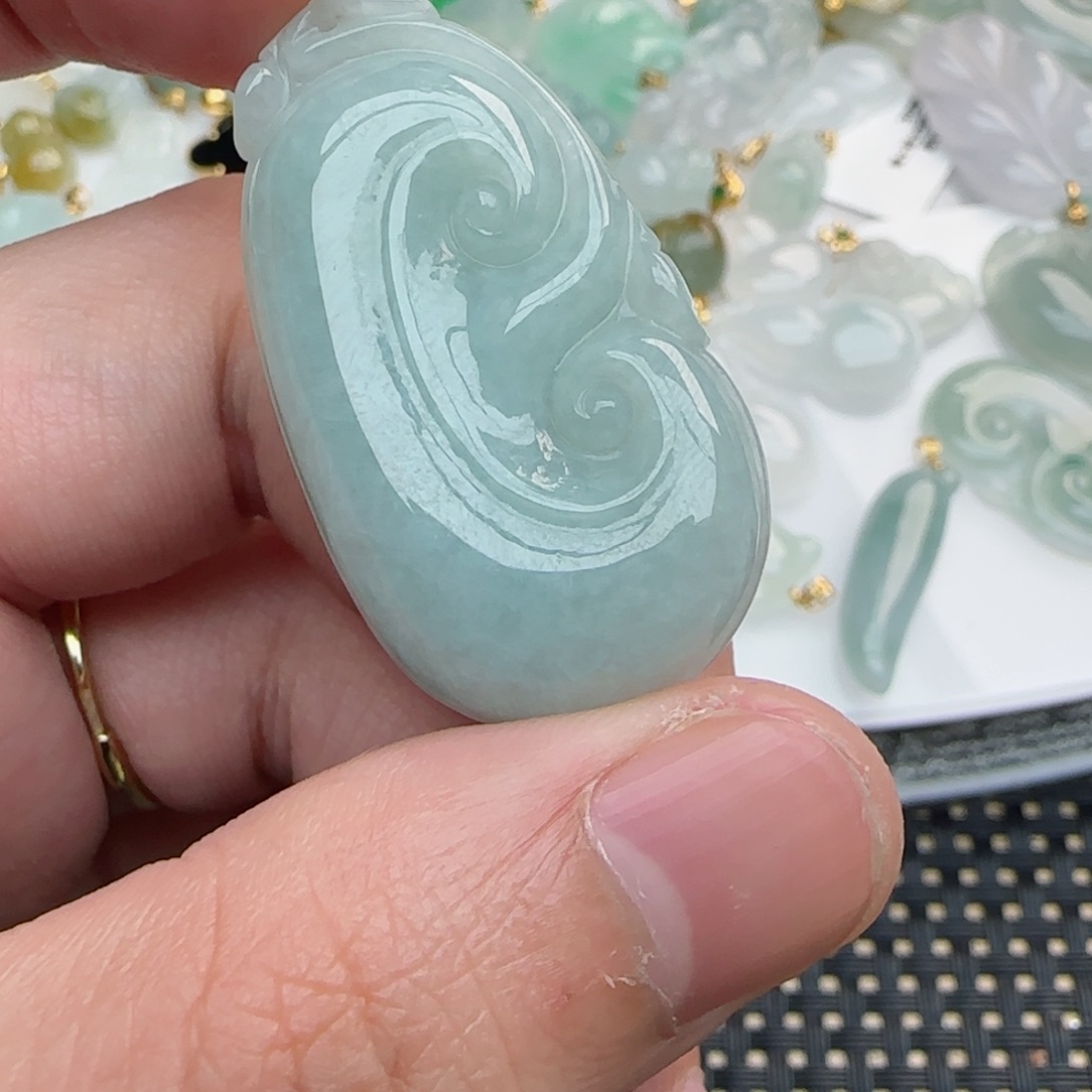 【闪购商品】翡翠颈饰未镶嵌如意