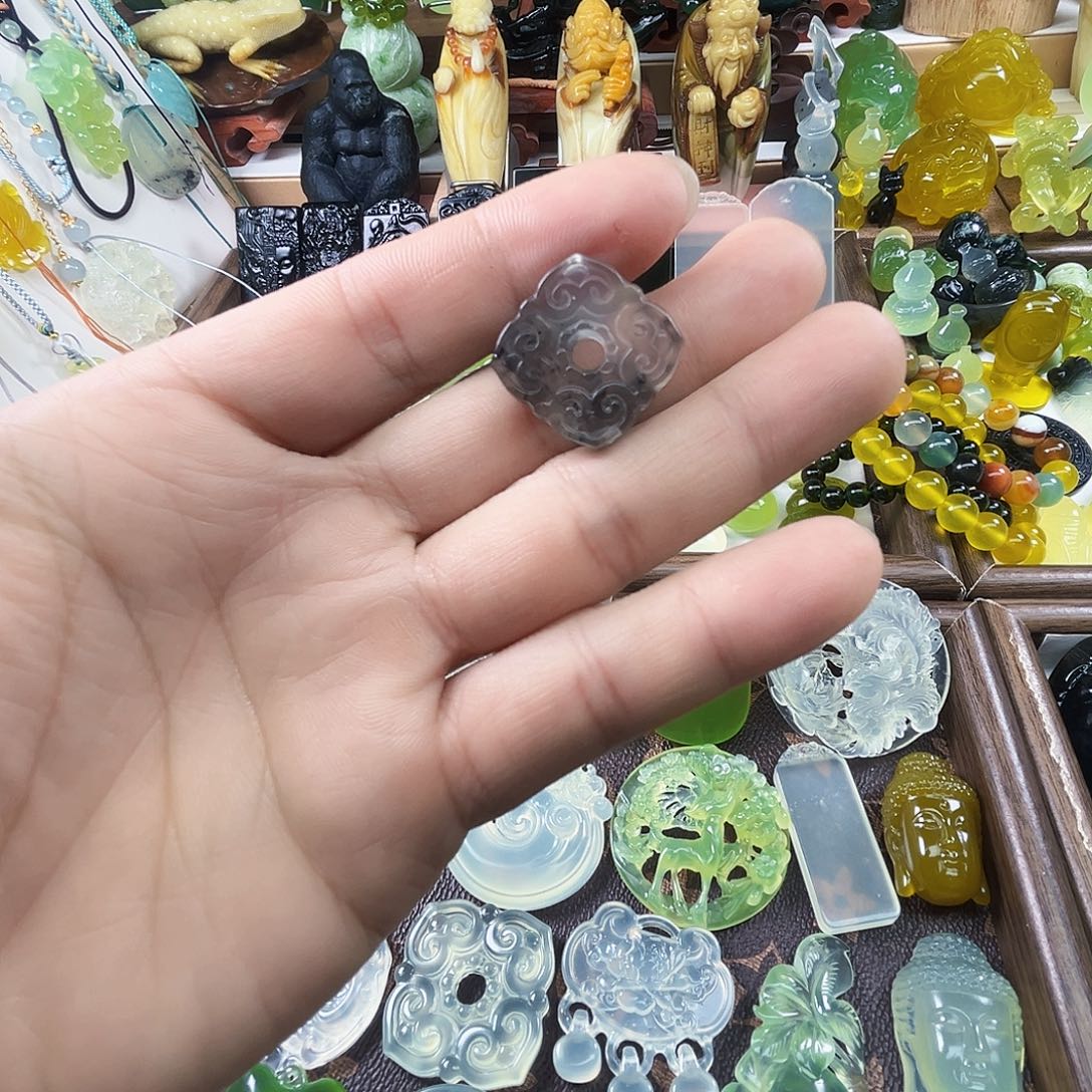 岫玉未镶嵌吊坠(不含链)