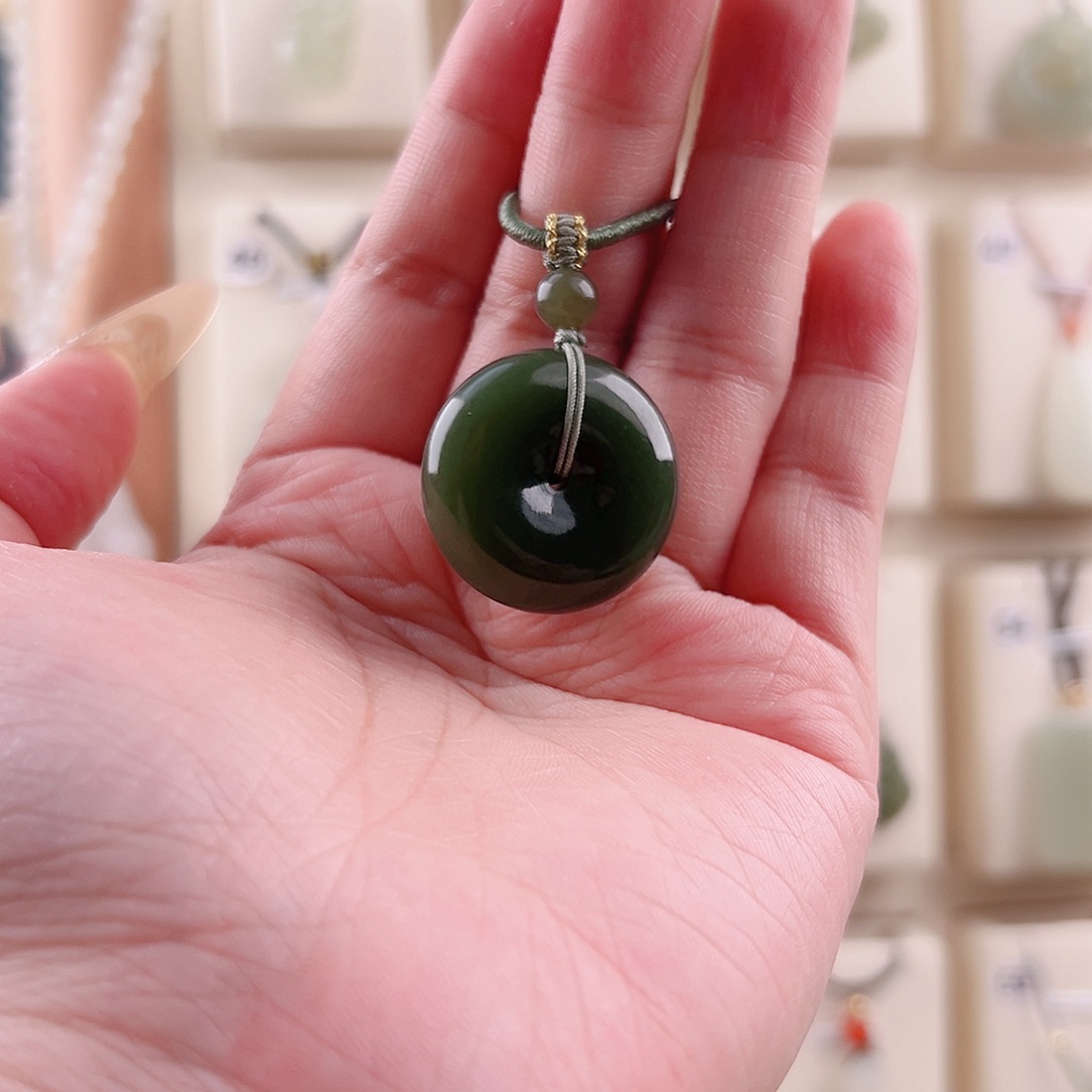 和田玉吊坠(不含链)未镶嵌幸**草