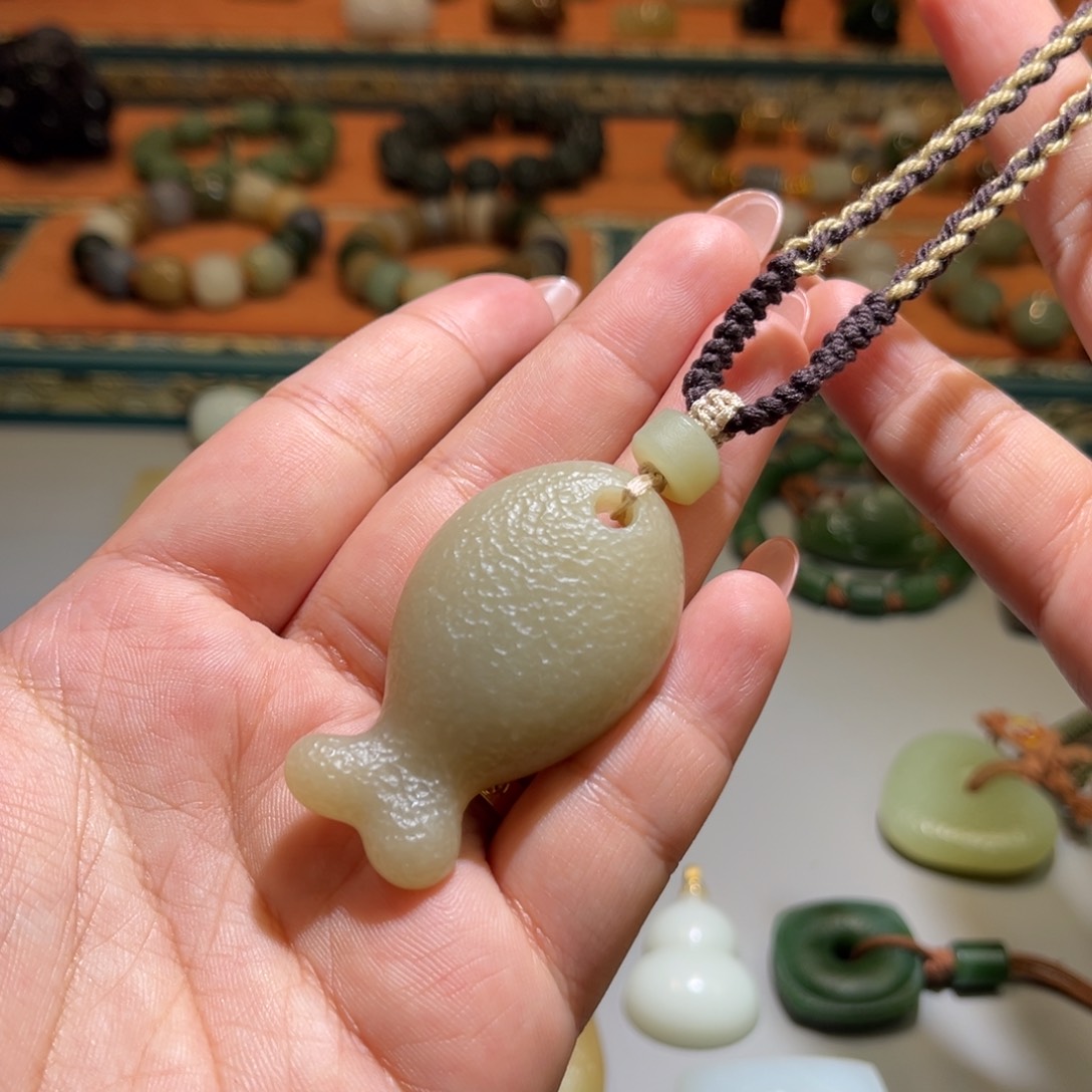 颈饰未镶嵌和田玉晴**蓝