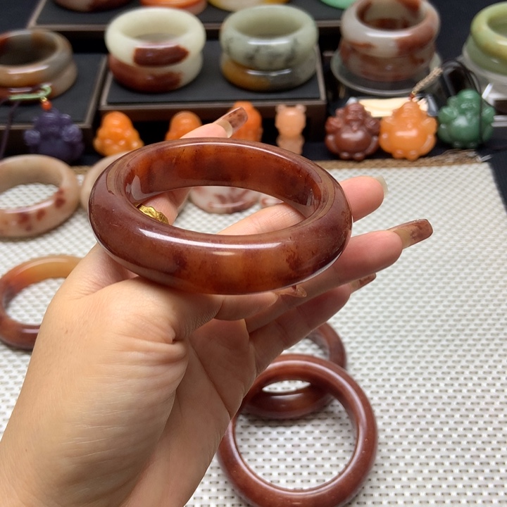 石英质玉未镶嵌手镯