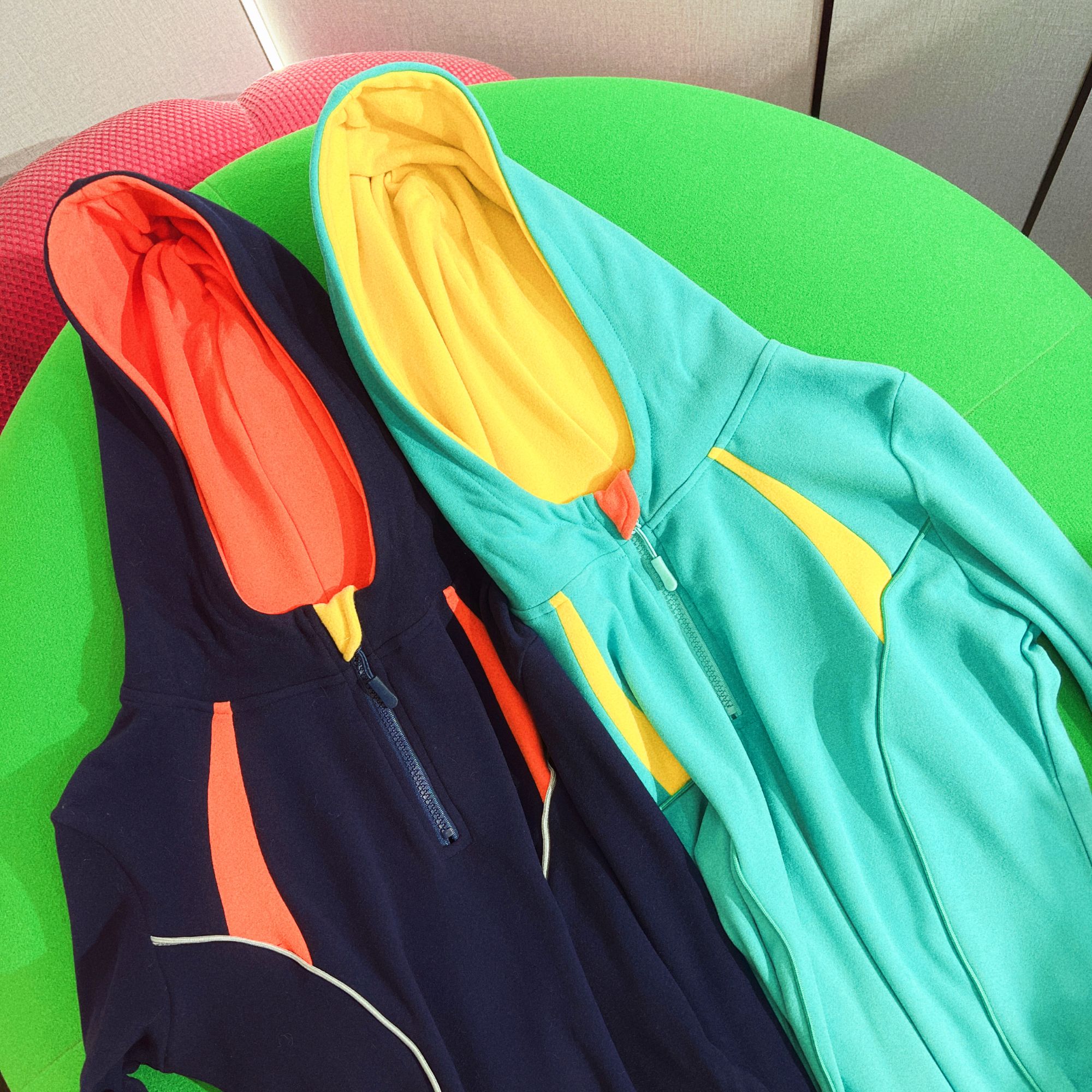 A472时尚休闲洋气百搭打底衫长袖连帽T恤女加厚彩色条纹澳绒帽T