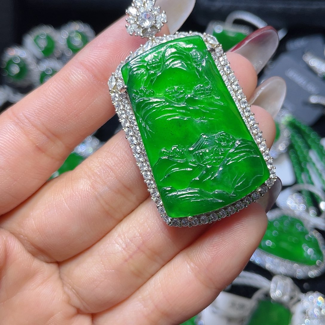 翡翠颈饰银S925镶嵌翡翠