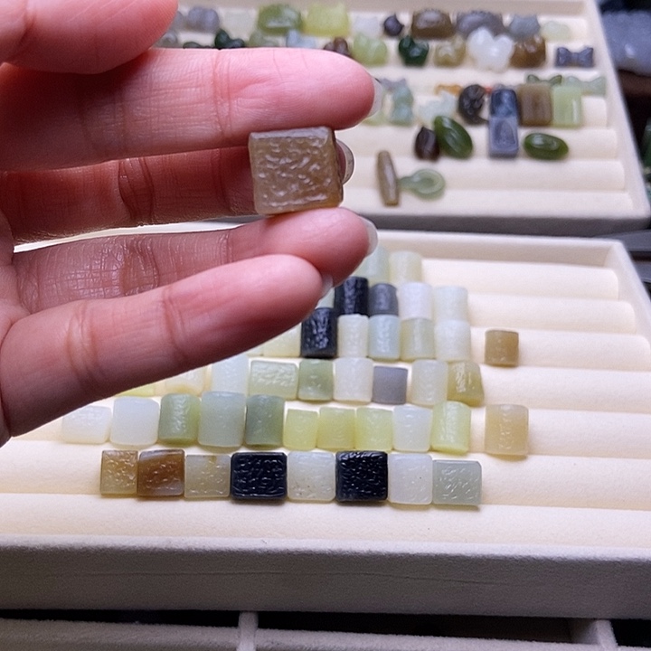 1***℃和田玉未镶嵌手链