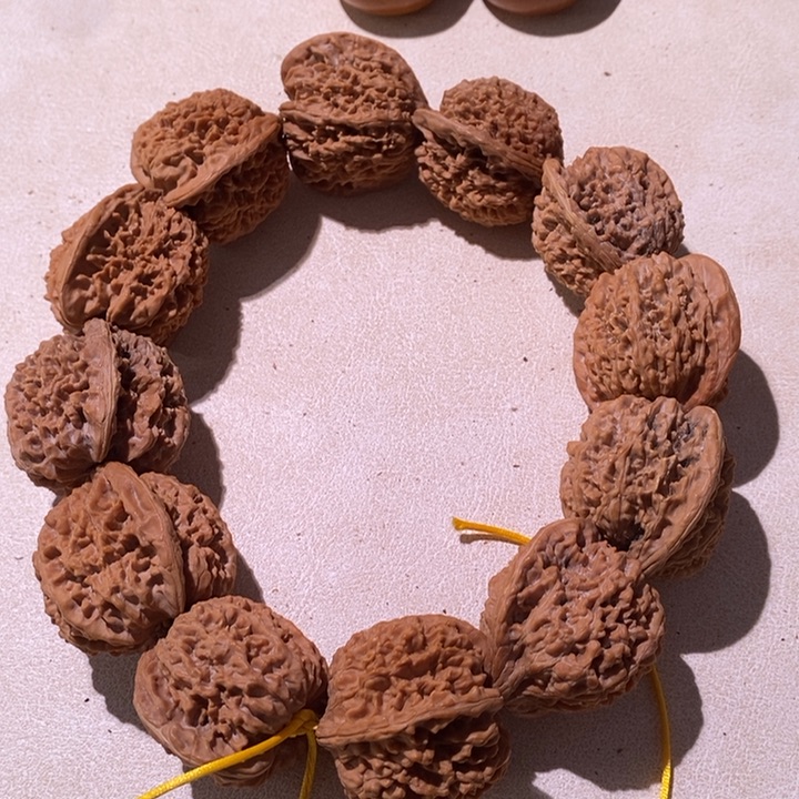 手串文玩核桃…………5