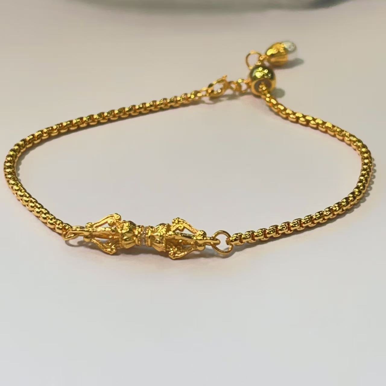 Y-6239  时尚精工金刚杵抽拉手链  + 专柜礼盒