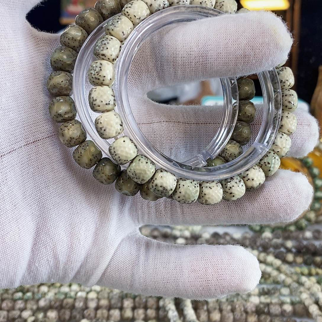 星月菩提手串晴**星月菩提雕刻手串