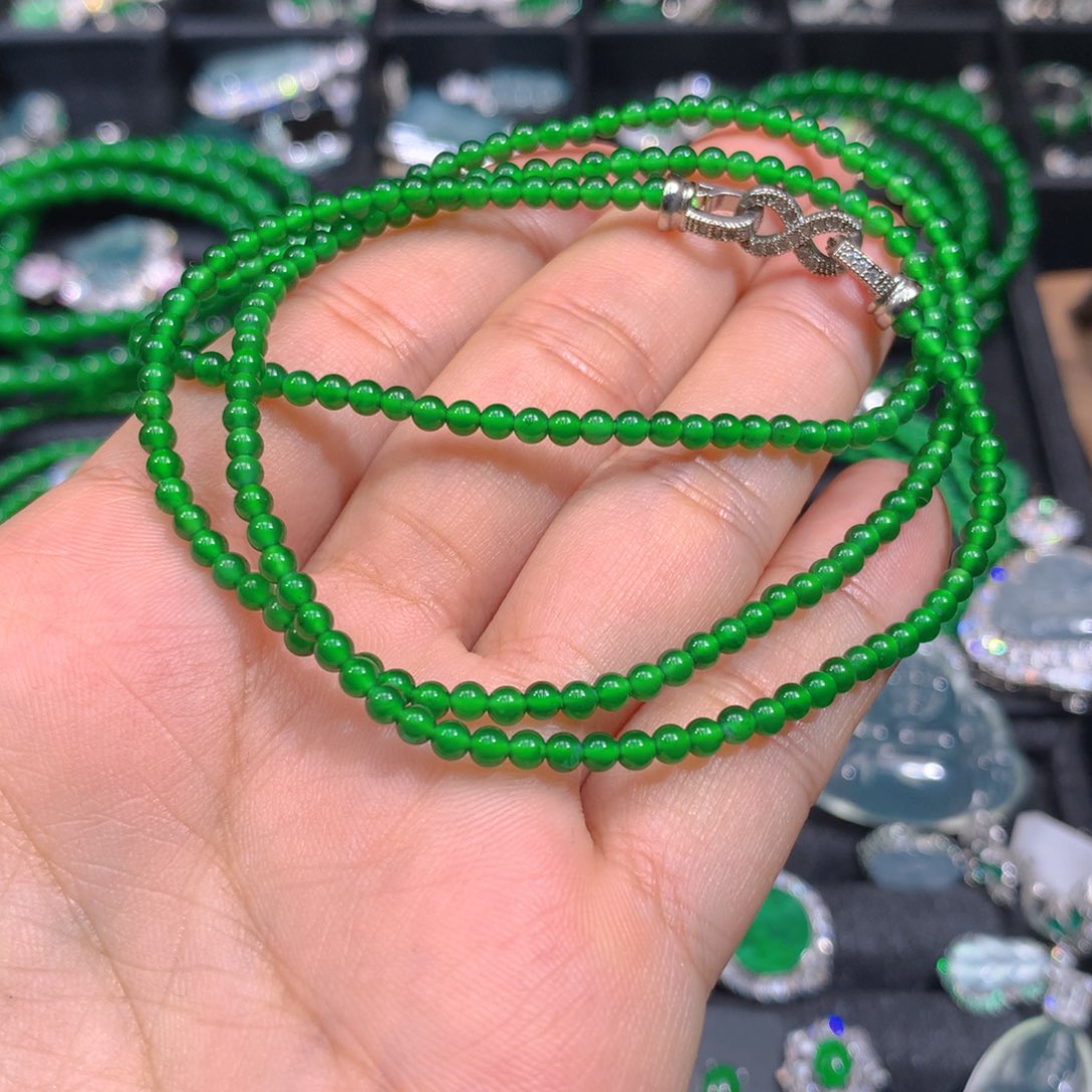 翡翠耳饰未镶嵌天然