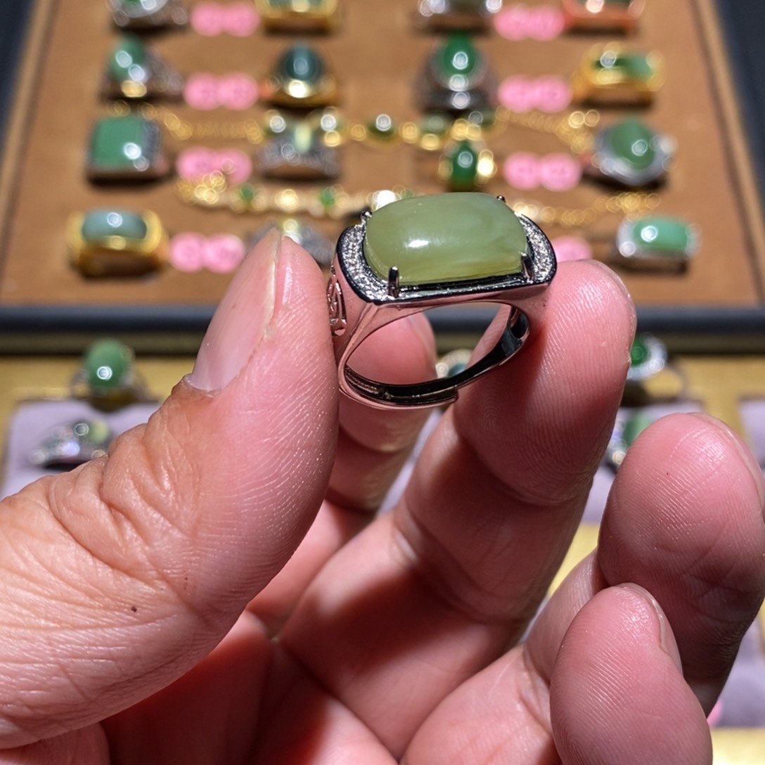 和田玉（碧玉）戒指未镶嵌