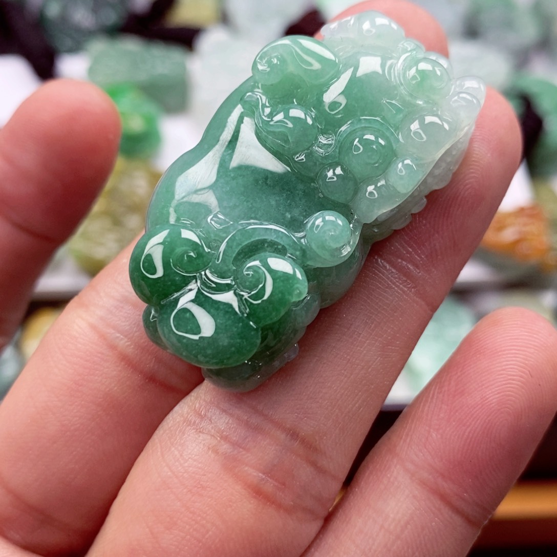 翡翠颈饰未镶嵌翡翠