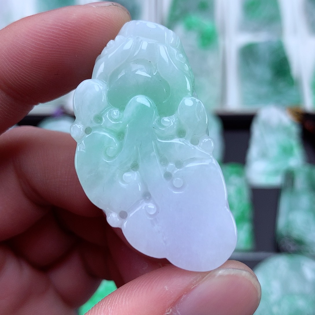 翡翠颈饰未镶嵌翡翠吊坠