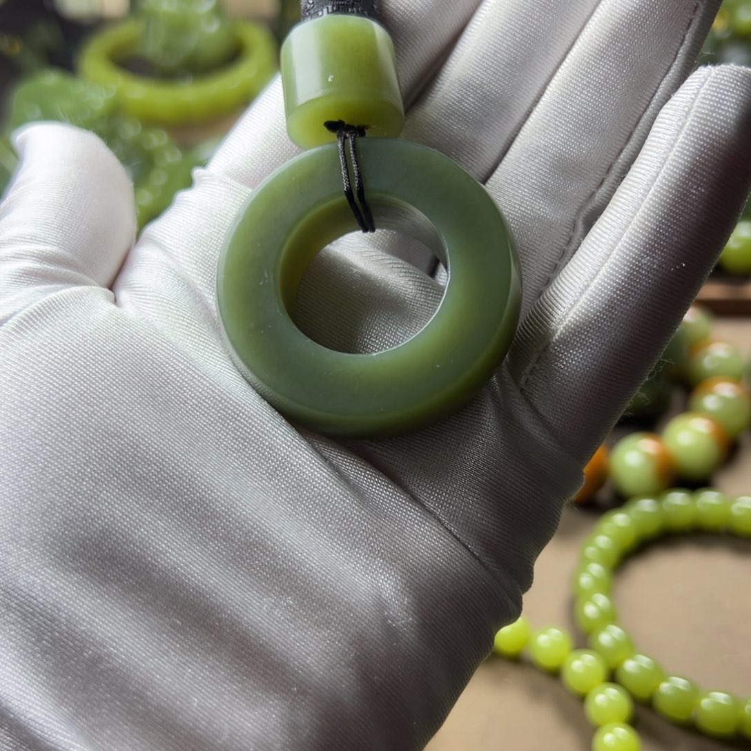 岫岩老玉（透闪石质玉）未镶嵌挂件