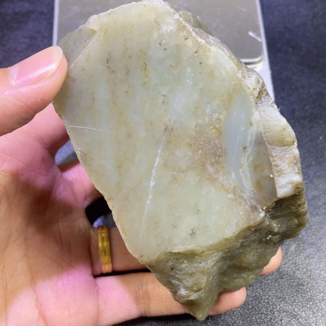 未镶嵌和田玉（糖玉）珠宝半成品