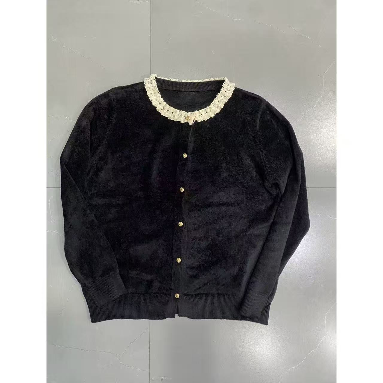 【新品】 孔雀翎金扣开衫