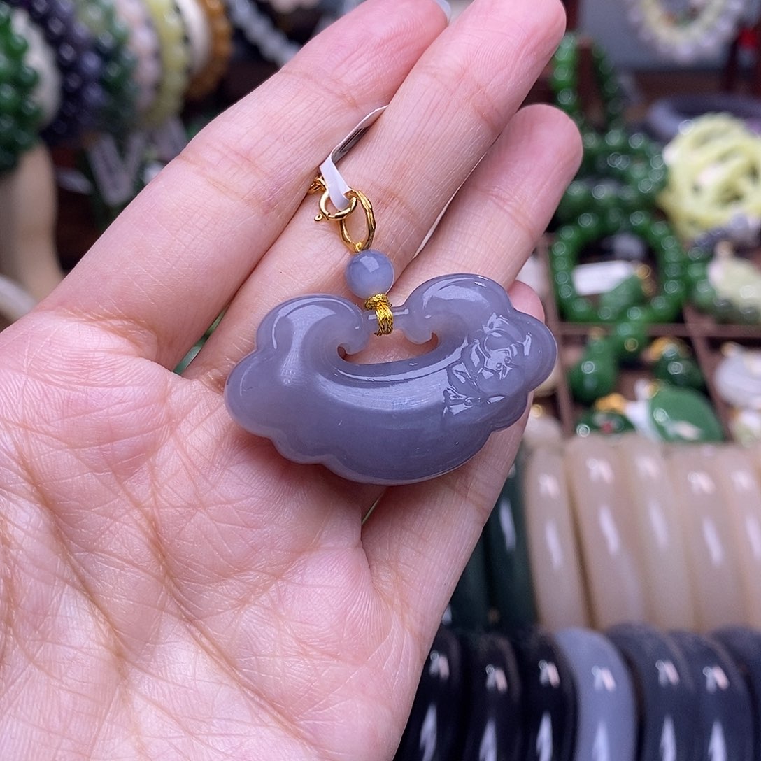 和田玉未镶嵌毕业级老坑料浓烟紫如意锁