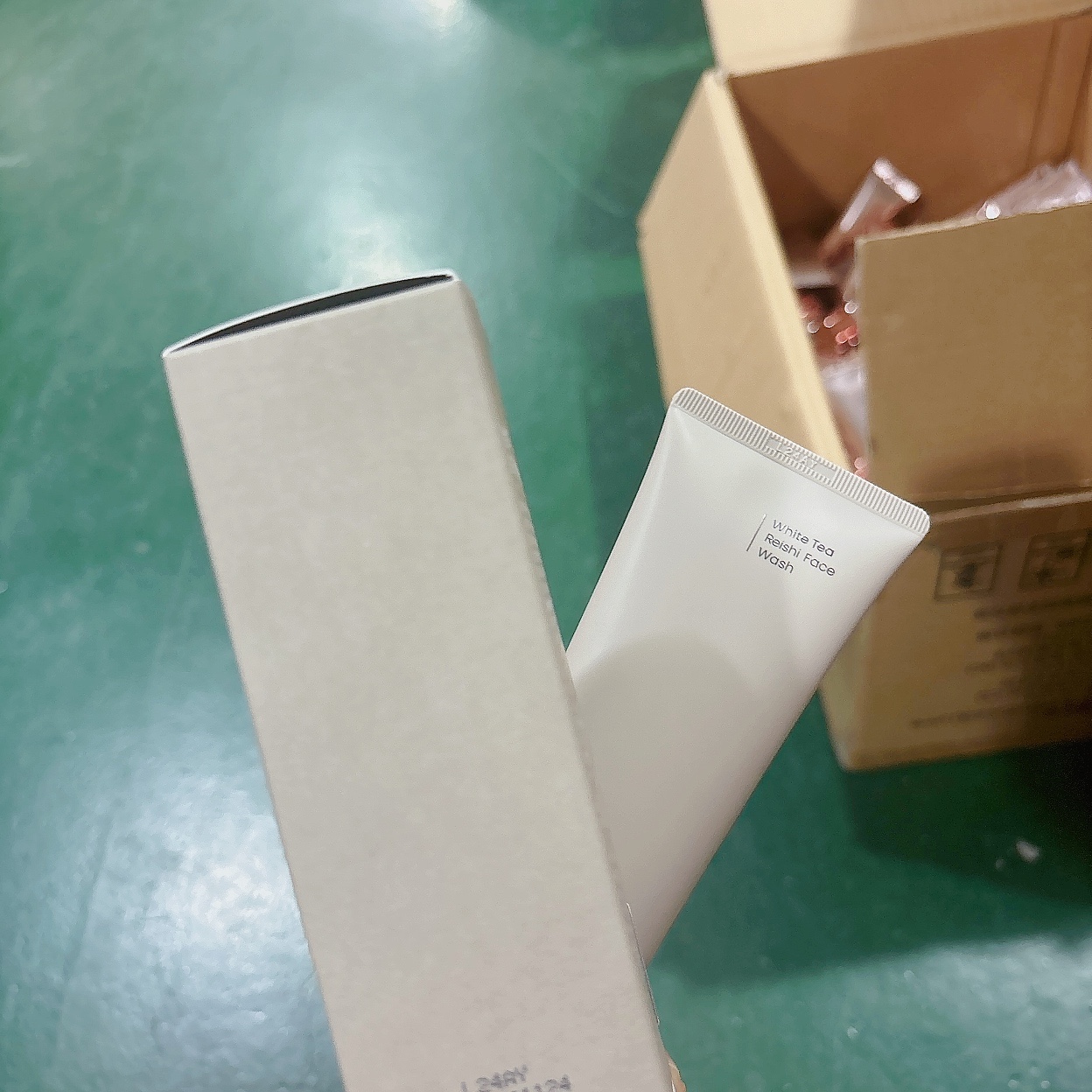 白茶赤芝氨基酸洁面 洗面奶 100g