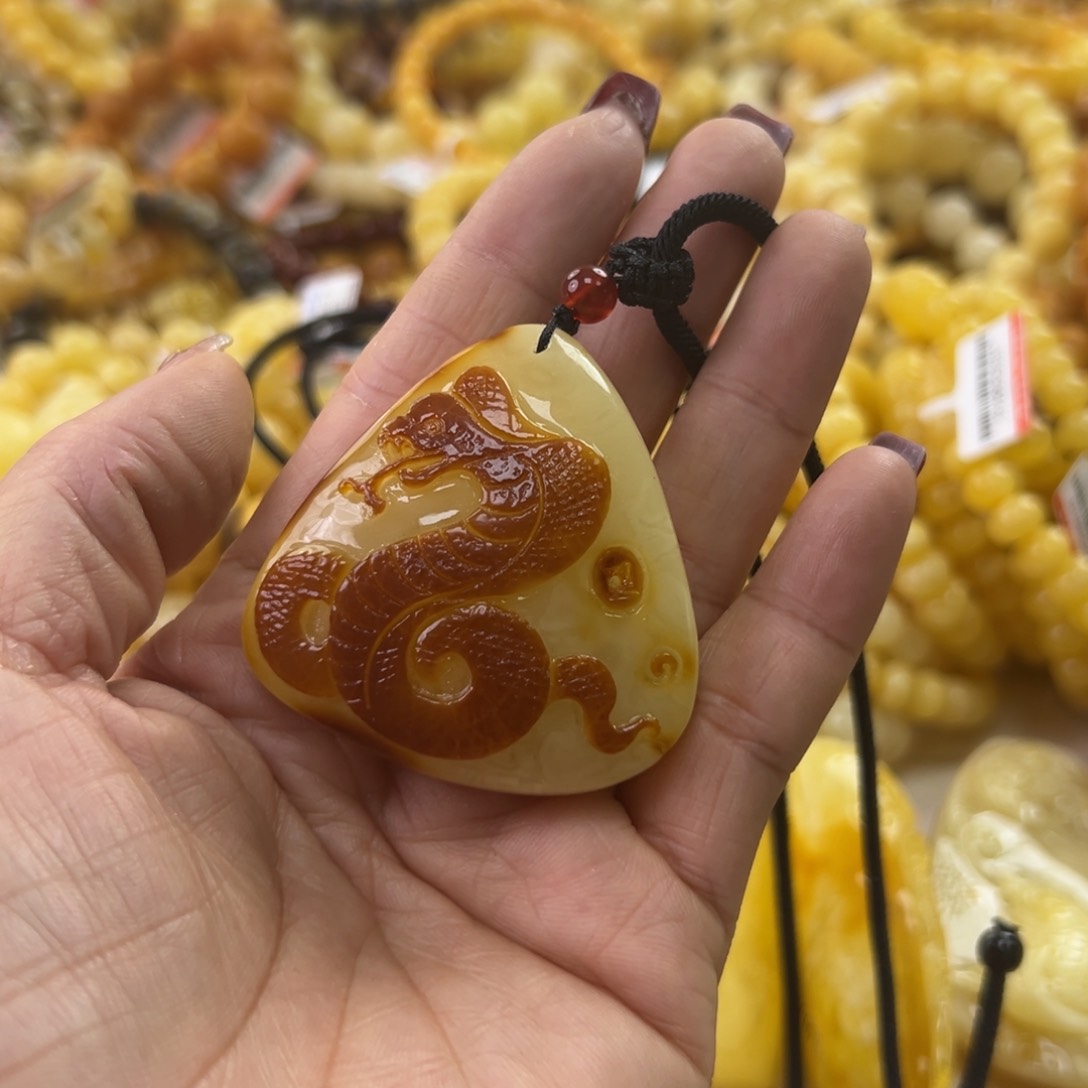 琥珀珠宝奇石未镶嵌
