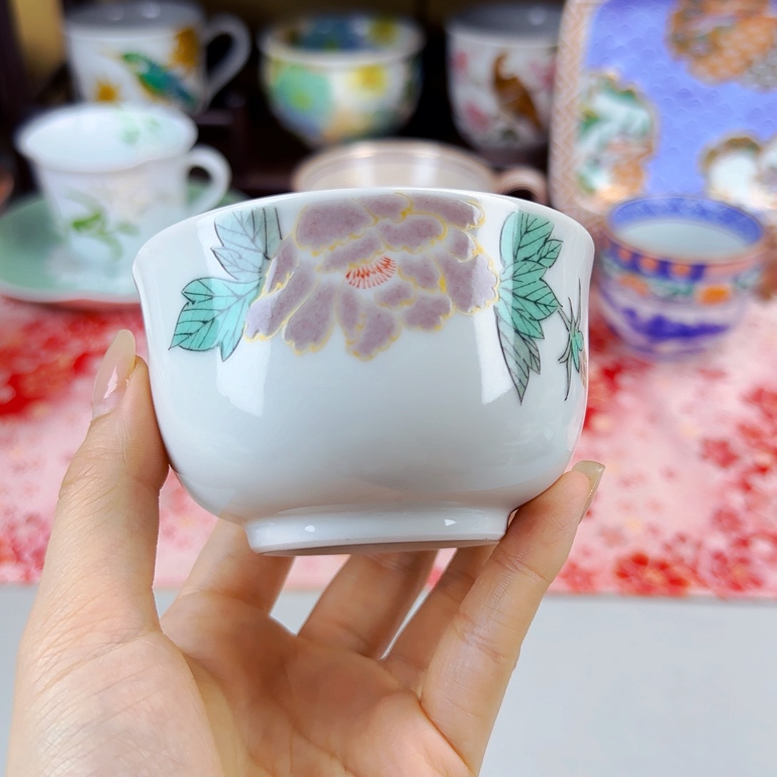 他家茶具瓷器真美！