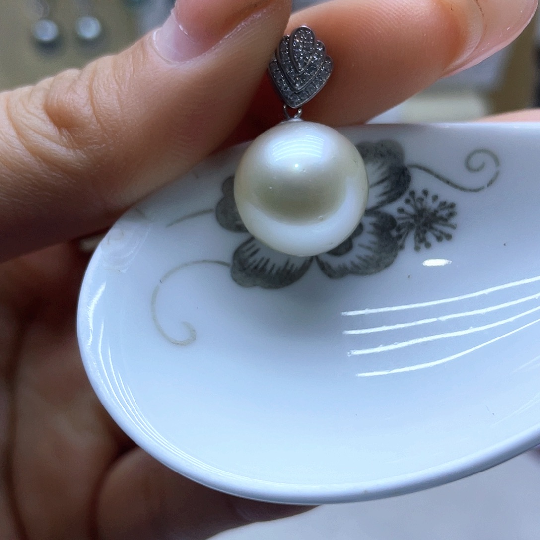 海水珍珠颈饰18K金镶嵌