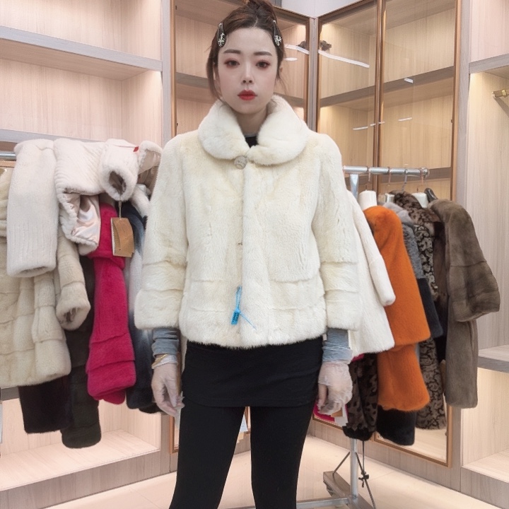 米色翻领款貂皮yh0465