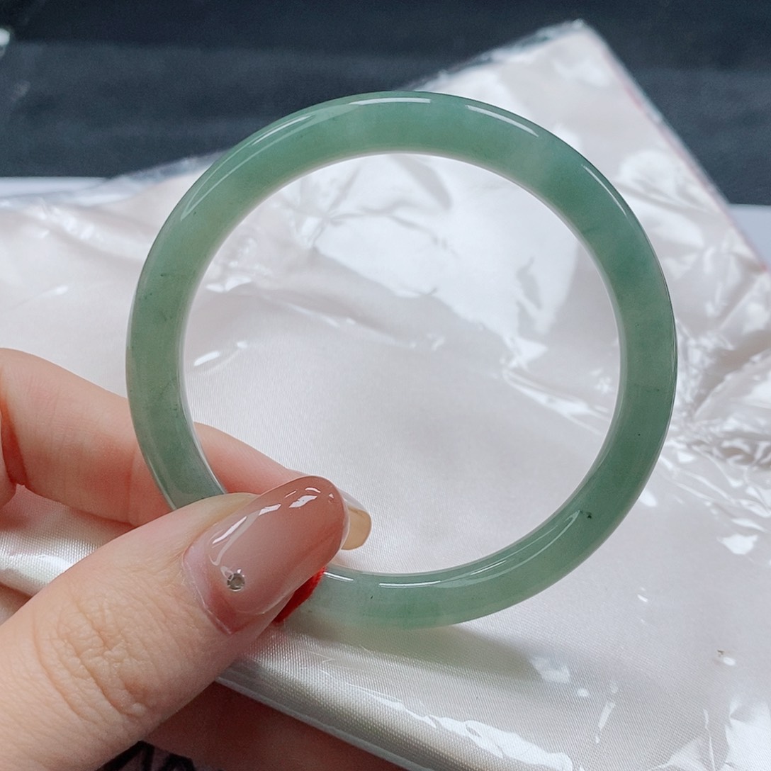 【闪购商品】未镶嵌手镯（圆镯）翡翠456号