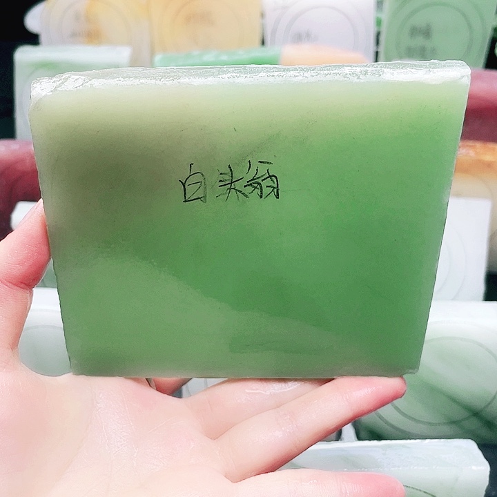 白***翁定制石英质玉（天山翠）