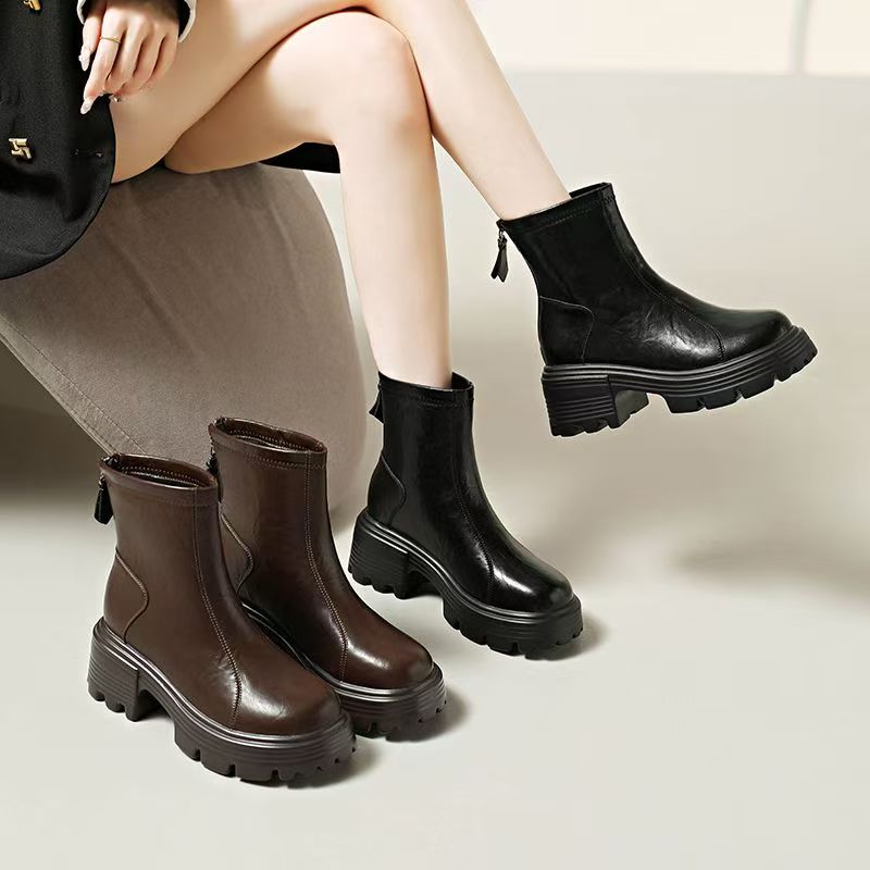 新款冬季马丁靴加绒靴休闲风粗跟黑色女皮鞋2