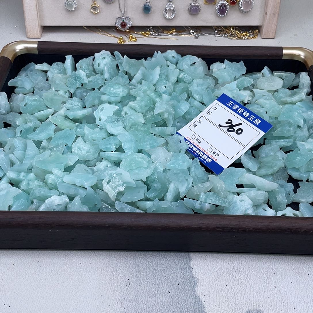 岫玉未镶嵌吊坠吊坠多样性，发一件