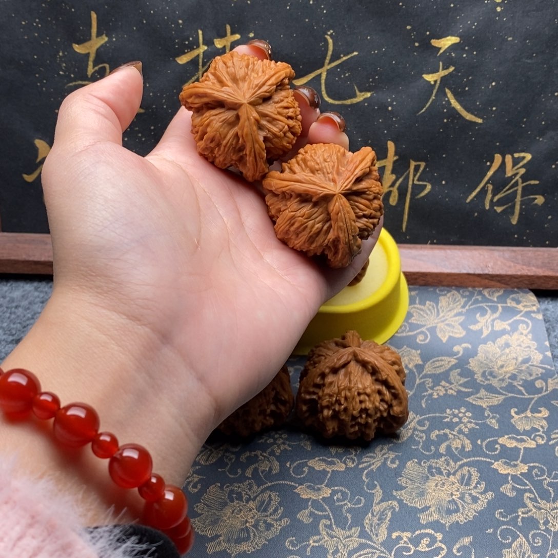 吊坠文玩核桃v****y白狮子