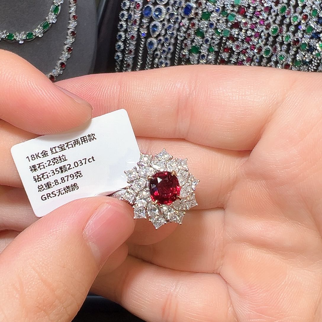 红宝石戒指18K金镶嵌