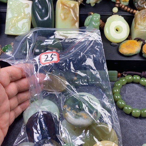 未镶嵌蛇纹石玉手链