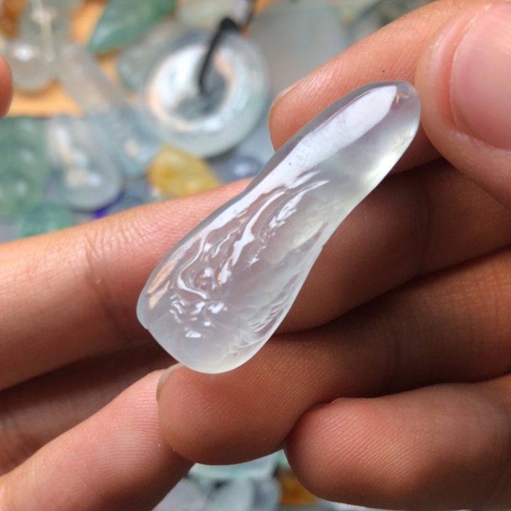 定制翡翠未镶嵌挂件