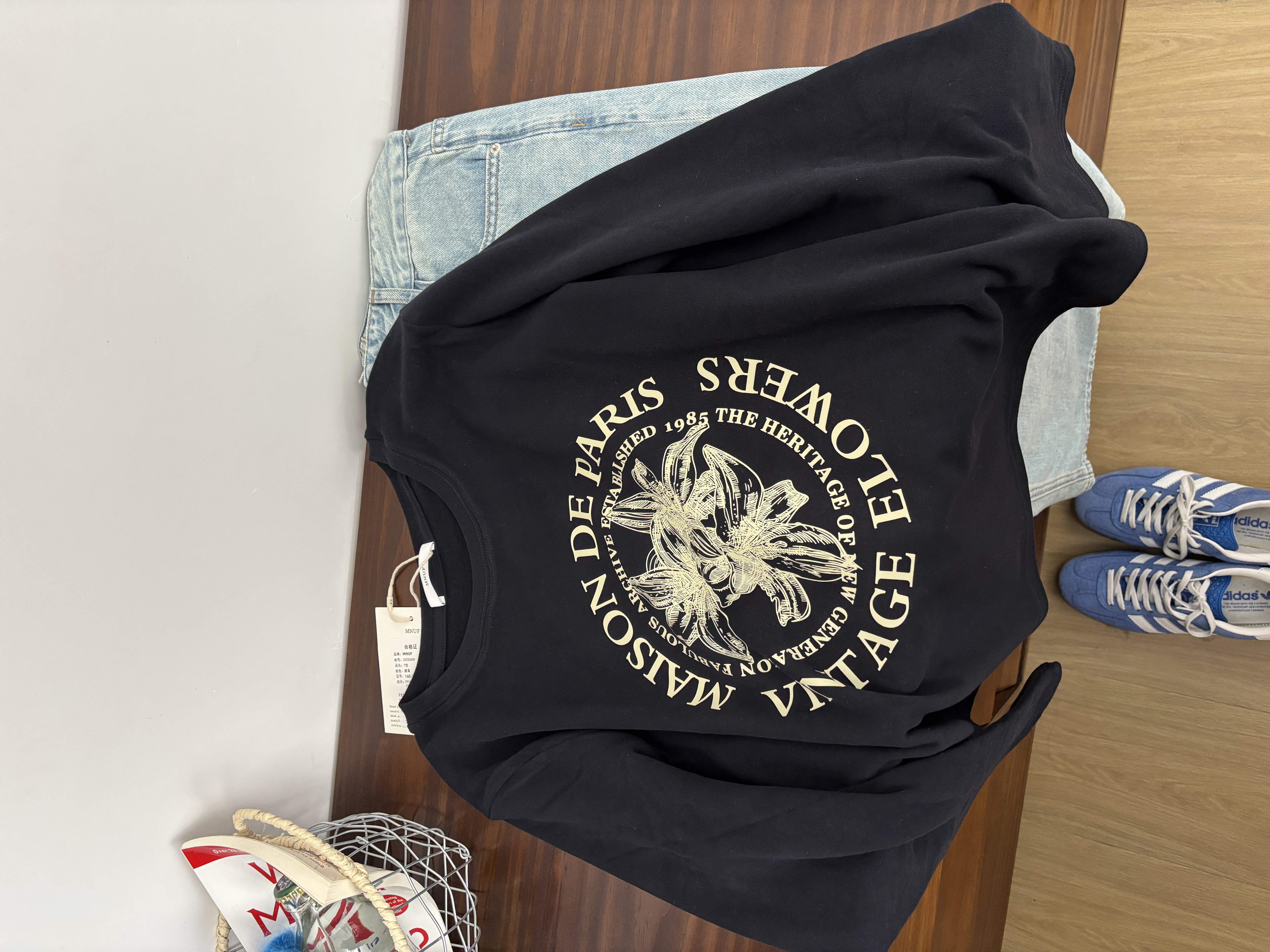 2025秋冬抓绒款圆领宽松型长袖INS风印花字母百合T恤套头慵懒风女