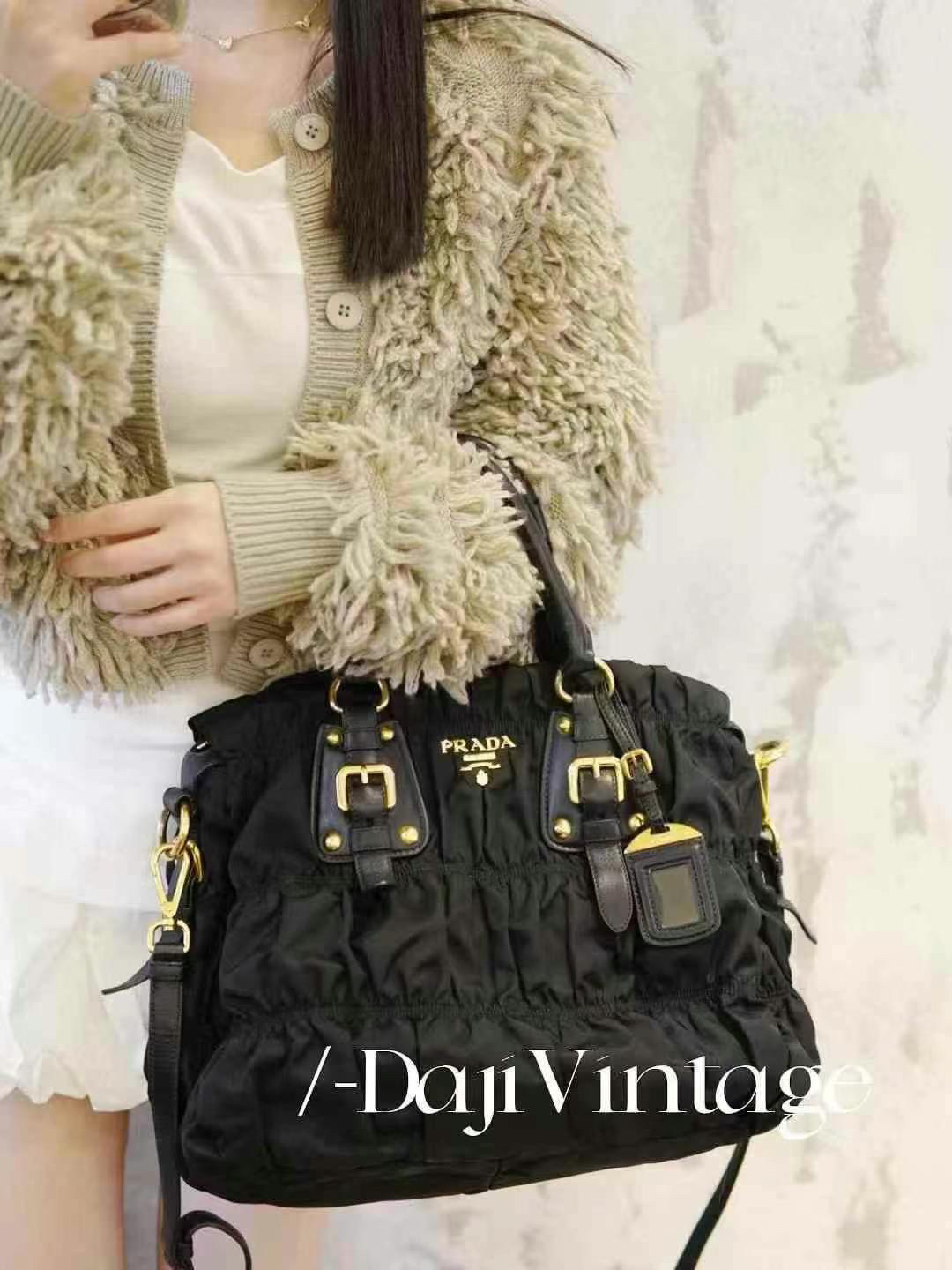 95新 Prada/普拉达 大吉中古/Prada普拉达褶皱黑金托特手提斜挎包