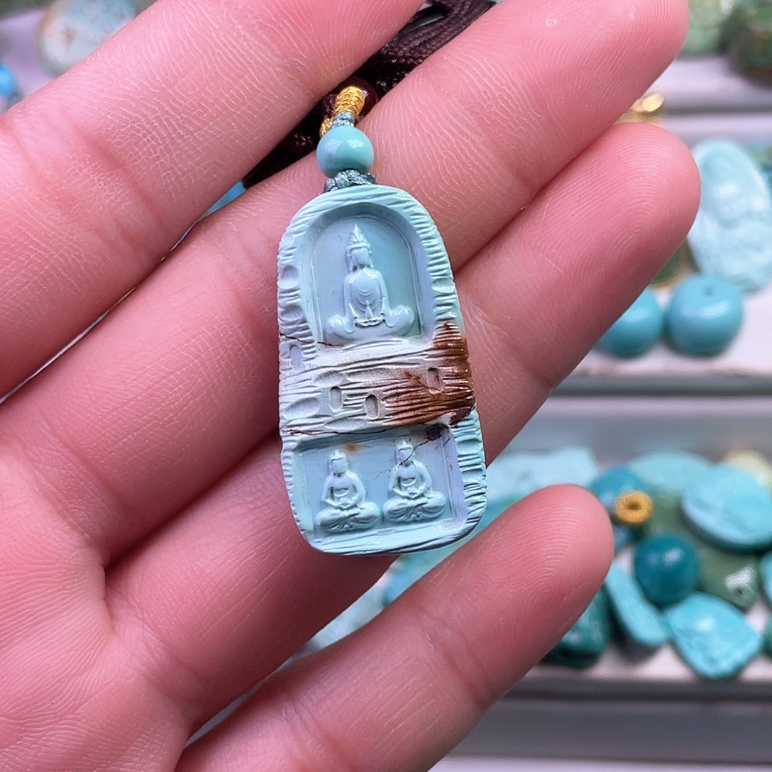 绿松石未镶嵌颈饰