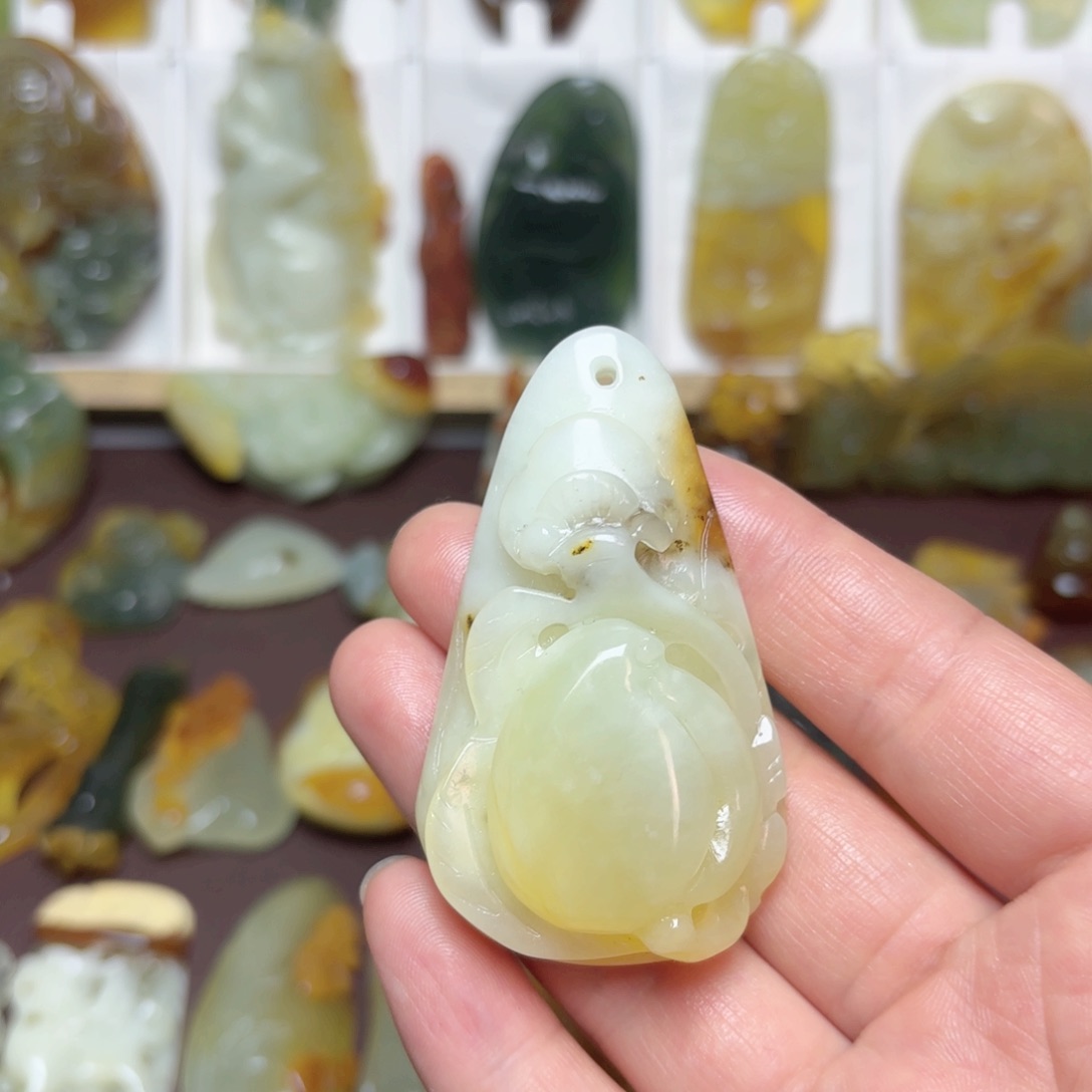 蛇纹石玉吊坠(不含链)未镶嵌