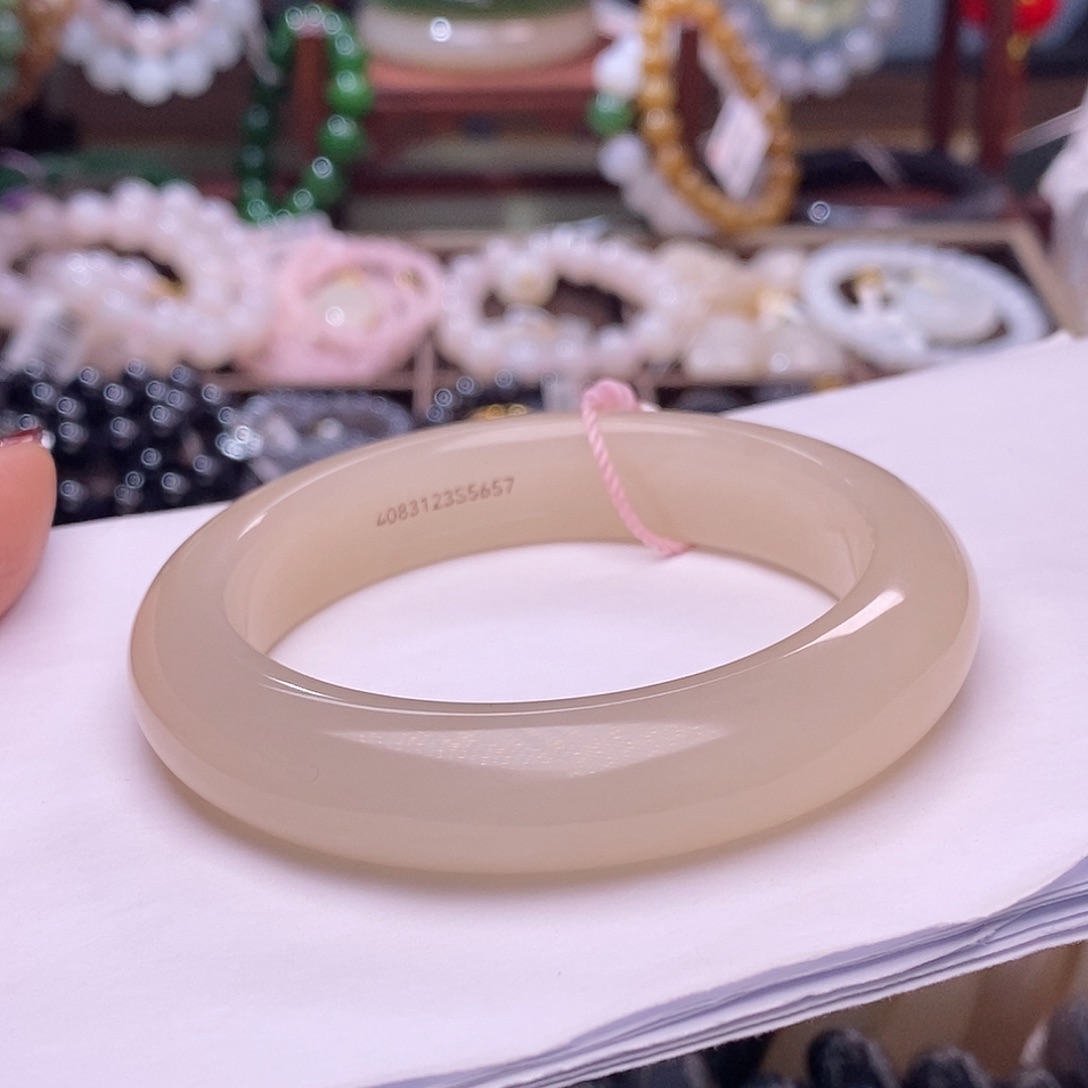 和田玉未镶嵌毕业级老矿料浓红粉宽版手镯56.5