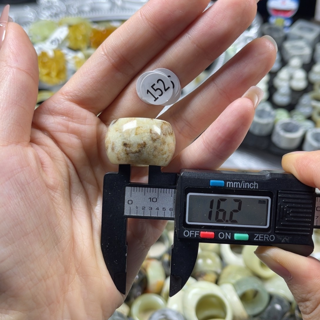 蛇纹石玉未镶嵌戒指