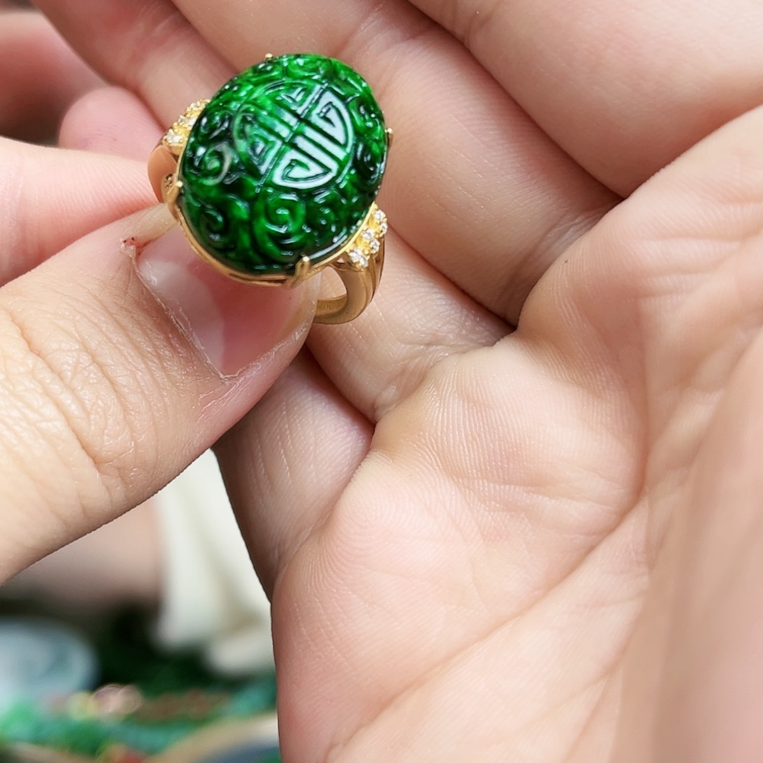 翡翠颈饰银S925镶嵌戒指