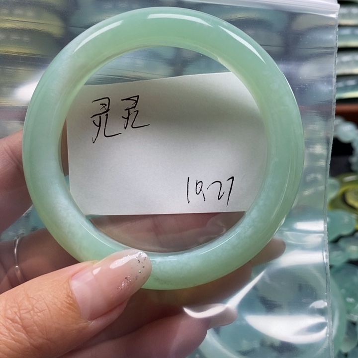 未镶嵌蛇纹石玉手镯灵*