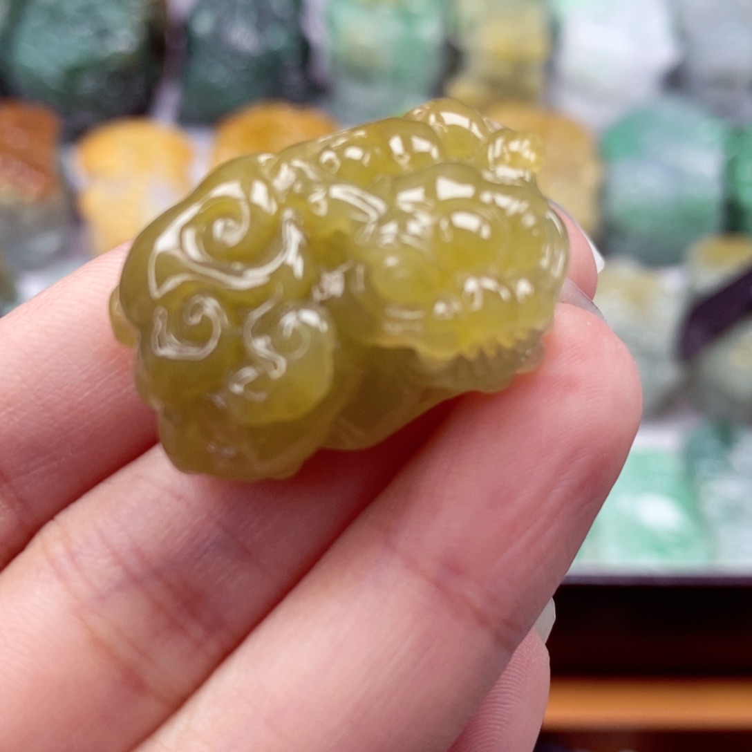 翡翠颈饰未镶嵌翡翠