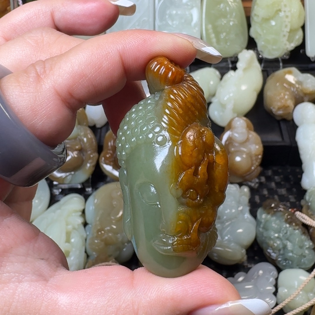 崔***泡和田玉未镶嵌颈饰