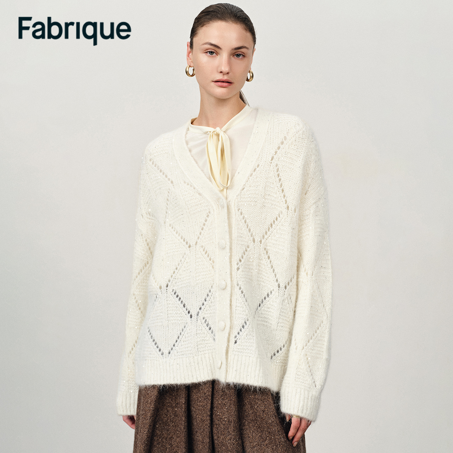 Fabrique Lila 秋冬新品月光白亮片羊驼毛菱格镂空提花针织开衫