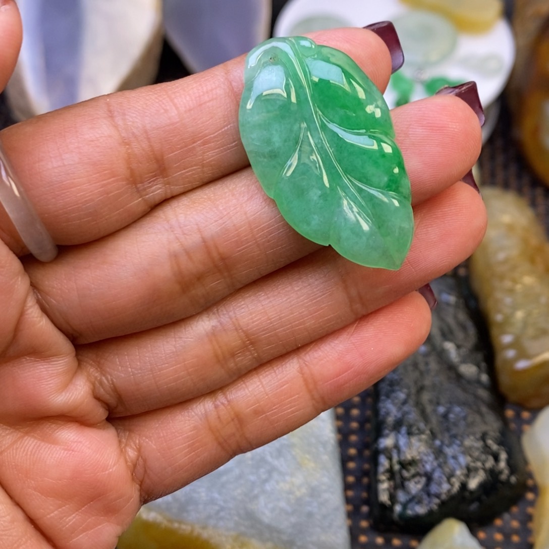 翡翠颈饰未镶嵌大*车翡翠