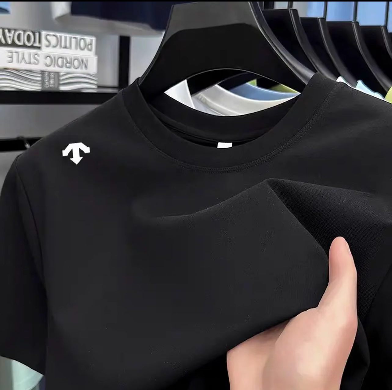 迪家【专柜】活动夏季新款圆领短袖t恤男女同款清爽运动  {发正标}