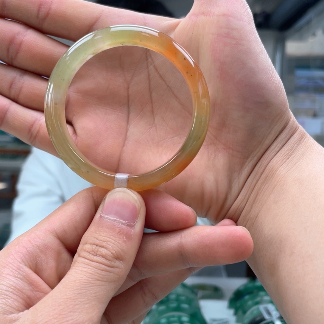 石英质玉未镶嵌手镯