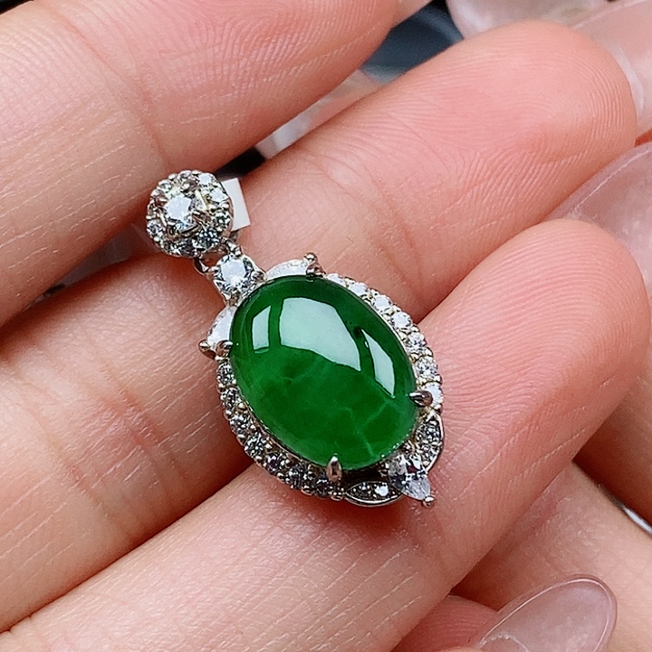 翡翠颈饰未镶嵌吊坠