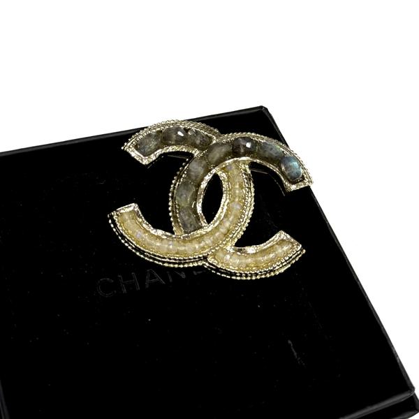 Chanel水晶双C logo胸针