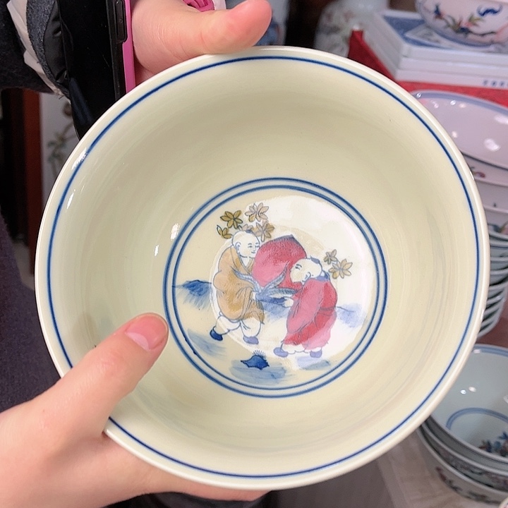 瓷片/////////直径17厘米。