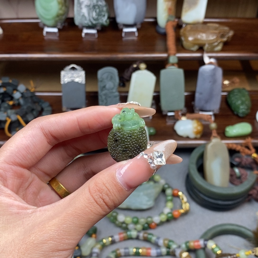 和田玉颈饰未镶嵌哥*好